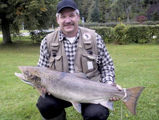 Ronnie Hedberg, with great Örekils salmon taken 25sept 2004th Photo Örekils fvo