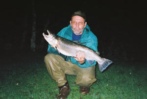 Svein with trout weight of 6 kg, taken on the fly, the stretch was Nes.