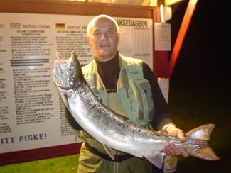 Wojtech Sargalski, with salmon taken at Brufoss fishing.