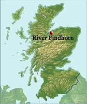 Här på speyside, nära staden Invernes rinner River Findhorn.
